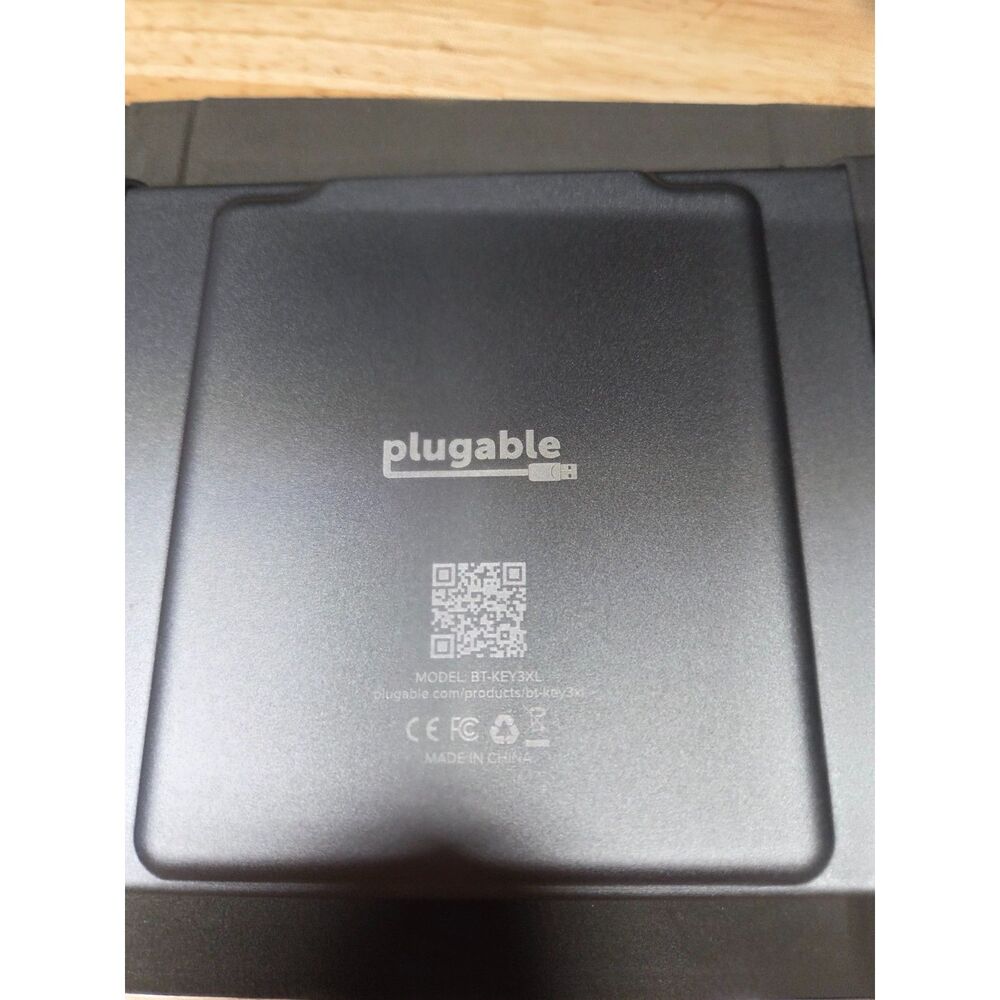 Plugable Foldable Bluetooth Keyboard - Picture 3 of 6